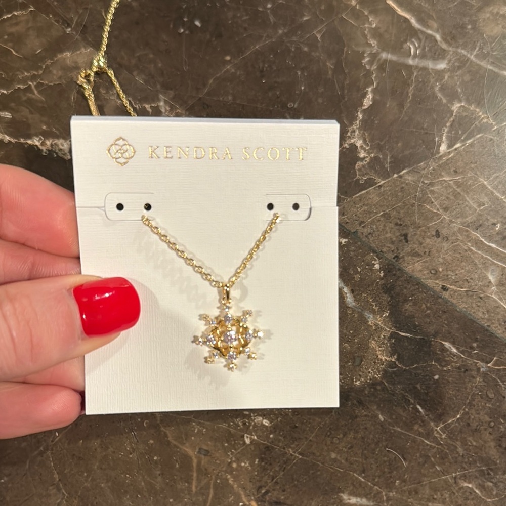 Kendra Scott Gold Necklace - never worn! From the 2024 Christmas collection